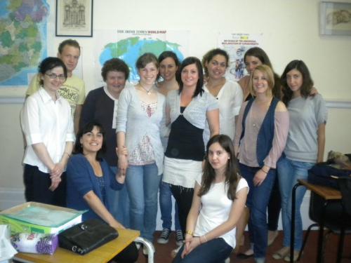 grupo de estudiantes adultas